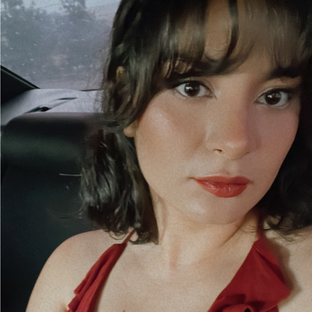 Meet your Posher, Cintya